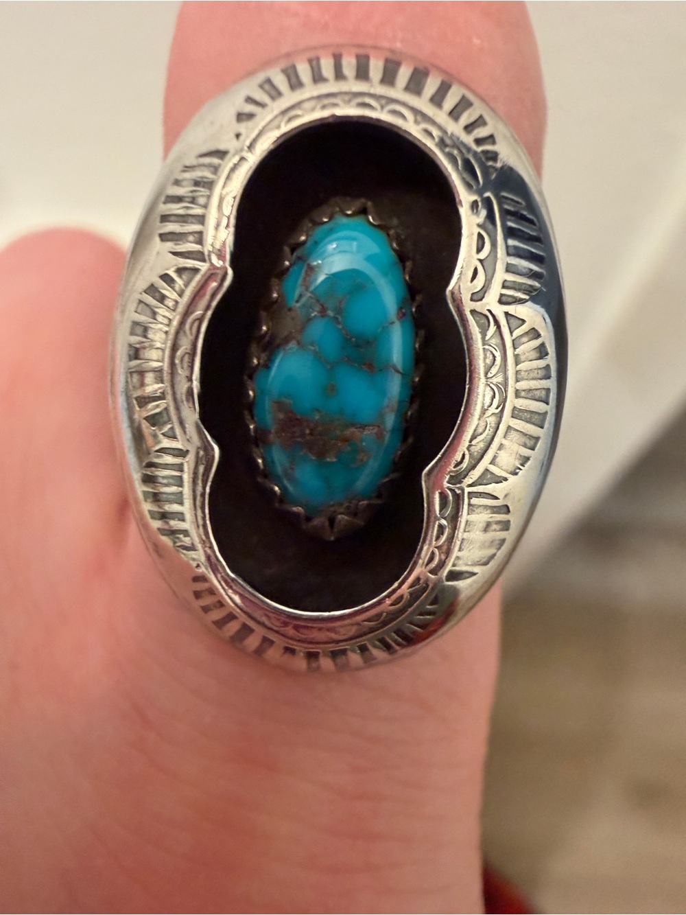 Vintage Women’s Sz 7 Southwestern Style Turquoise and Sterling Silver Ring